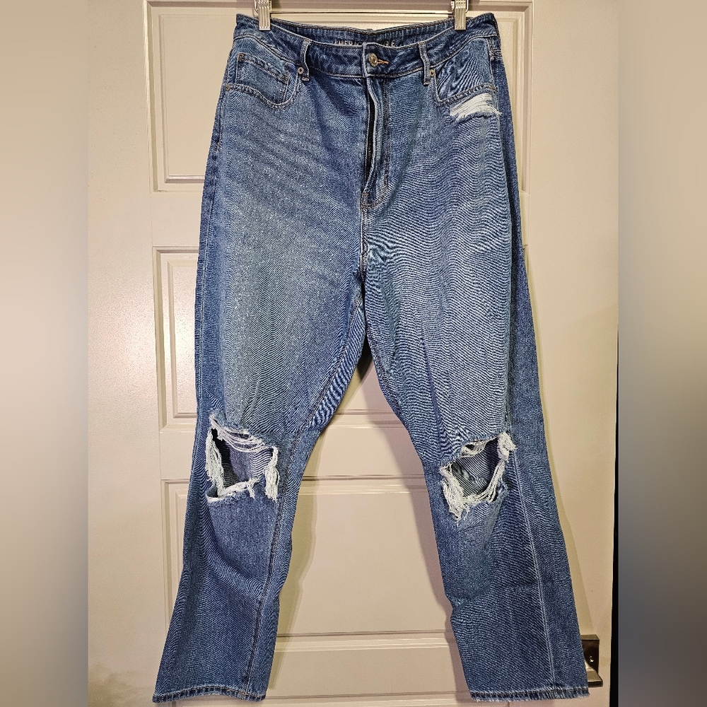 American Eagle Outfitters Mom Jeans